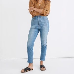 Curvy Stovepipe Jeans in Euclid Wash
